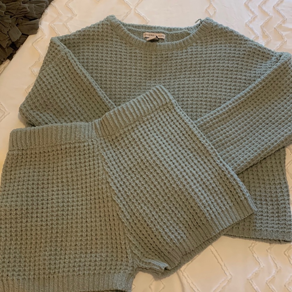 Super cute pajama set!